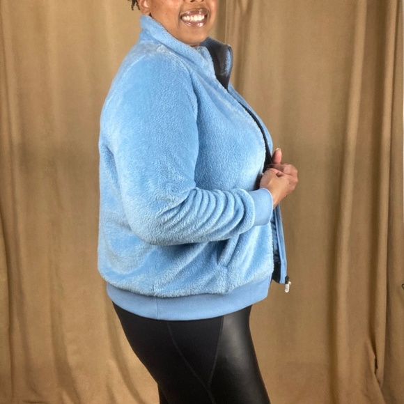 NWT Torrid Faux Fur Active Bomber Jacket, Size 1 (14-16) - Picture 15 of 15